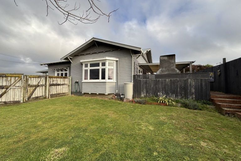 Photo of property in 608 Queen Street East, Levin, 5510