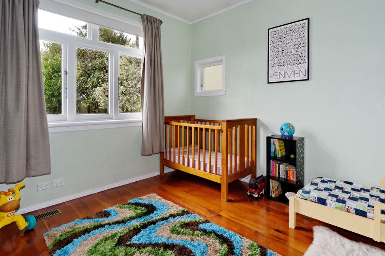 Photo of property in 179 Titirangi Road, New Lynn, Auckland, 0600