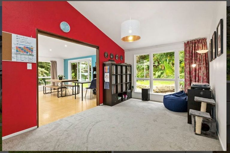 Photo of property in 1 Westhaven Drive, Tawa, Wellington, 5028