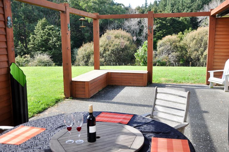 Photo of property in 927 Tauhoa Road, Kaipara Flats, Warkworth, 0984