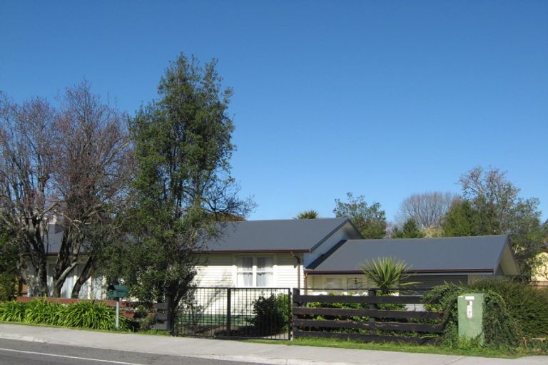 Photo of property in 16 Lucknow Road, Havelock North, 4130