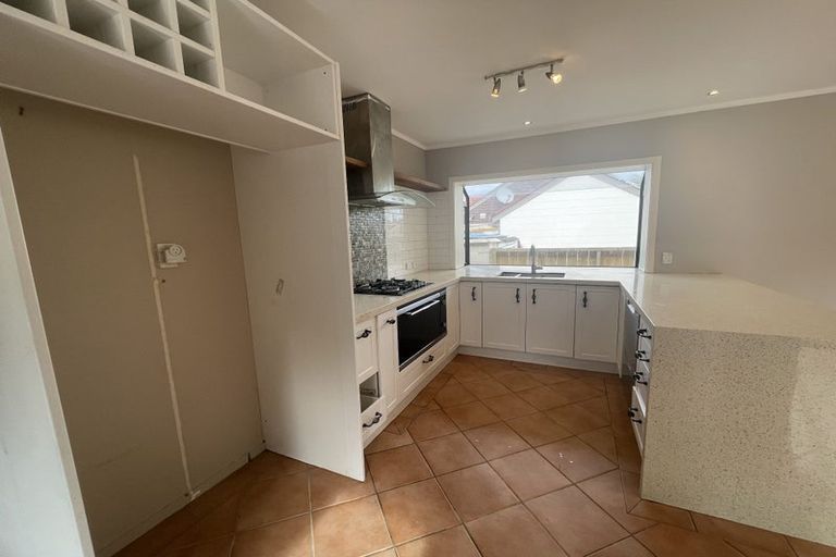 Photo of property in 42 Merriefield Avenue, Forrest Hill, Auckland, 0620