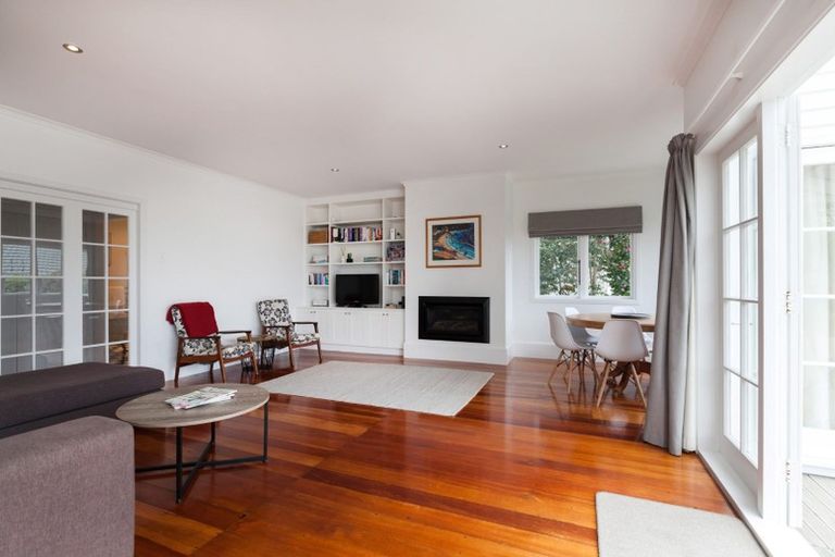 Photo of property in 87 Pendarves Street, New Plymouth, 4310