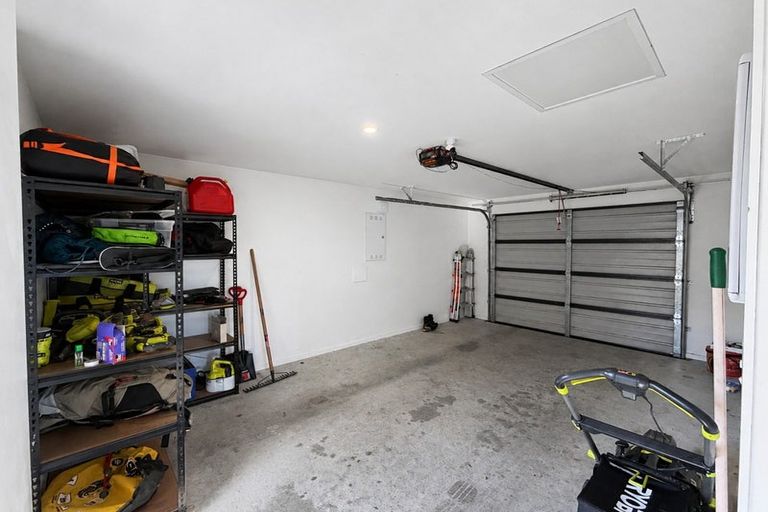 Photo of property in 1 Robalan Close, Halswell, Christchurch, 8025