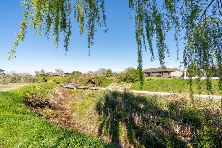 Photo of property in 210 Saint James Drive, Huntington, Hamilton, 3210