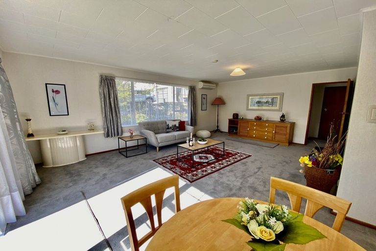 Photo of property in 12a Bell Street, Tawa, Wellington, 5028