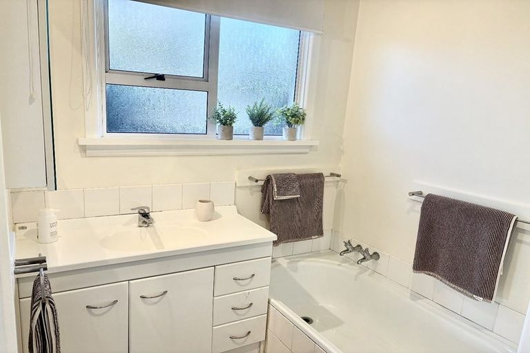 Photo of property in 33 Colman Avenue, Sockburn, Christchurch, 8042