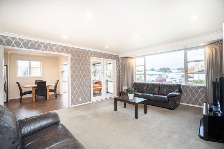 Photo of property in 6 Parkland Crescent, Terrace End, Palmerston North, 4410