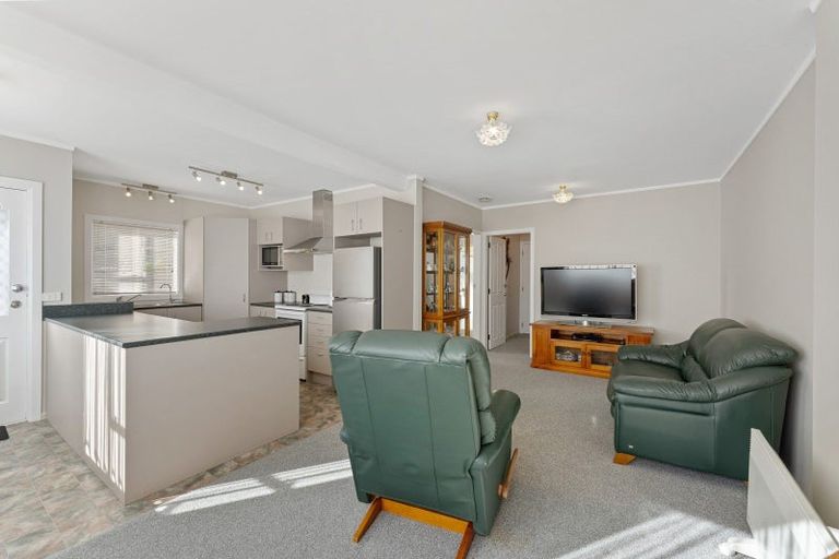 Photo of property in 37 Holland Street, Wainuiomata, Lower Hutt, 5014