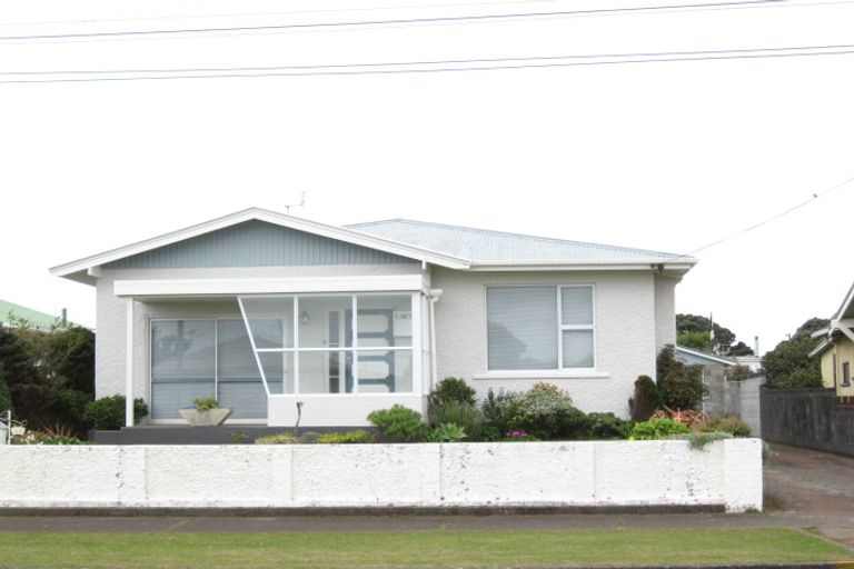 Photo of property in 25 Sackville Street, Fitzroy, New Plymouth, 4312