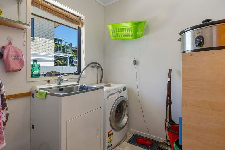 Photo of property in 54 Stratford Drive, Cable Bay, 0420