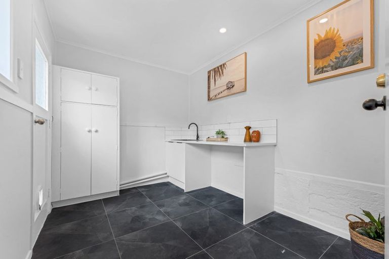 Photo of property in 10 Mildmay Road, Henderson, Auckland, 0610