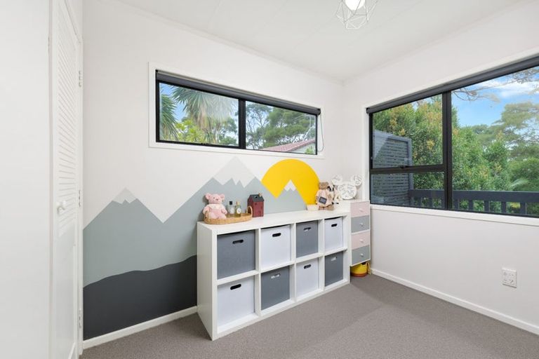 Photo of property in 9 West Harbour Drive, West Harbour, Auckland, 0618