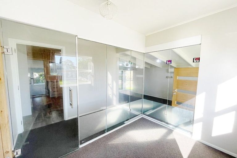 Photo of property in 5 Rondorlyn Place, Manurewa, Auckland, 2102