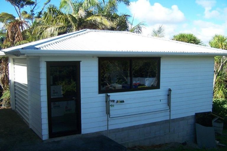 Photo of property in 46a Marine Parade, Mellons Bay, Auckland, 2014