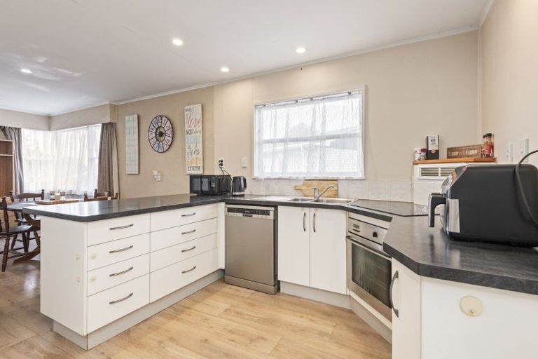 Photo of property in 9 Johnson Street, Bulls, 4818