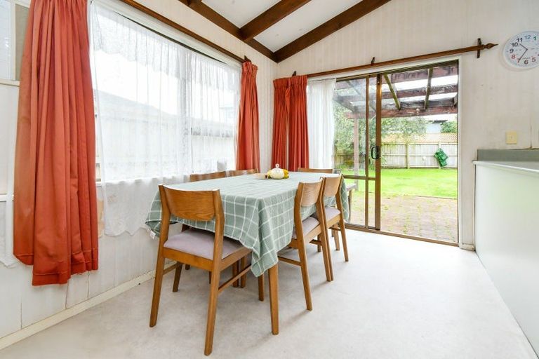 Photo of property in 8 Zenith Place, Conifer Grove, Takanini, 2112