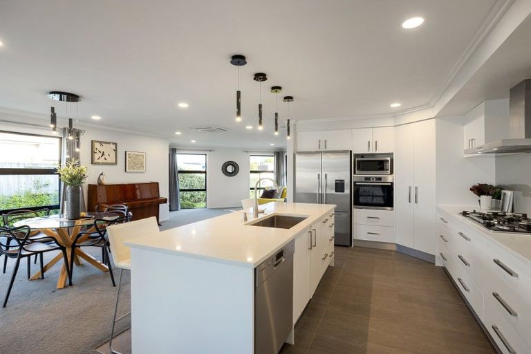 Photo of property in 18 Teatree Close, Huntington, Hamilton, 3210