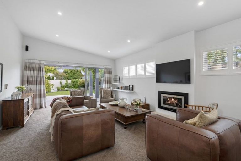 Photo of property in 18 Garreg Road, Fendalton, Christchurch, 8052