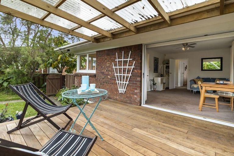 Photo of property in 1/11 Roberts Avenue, Bayswater, Auckland, 0622