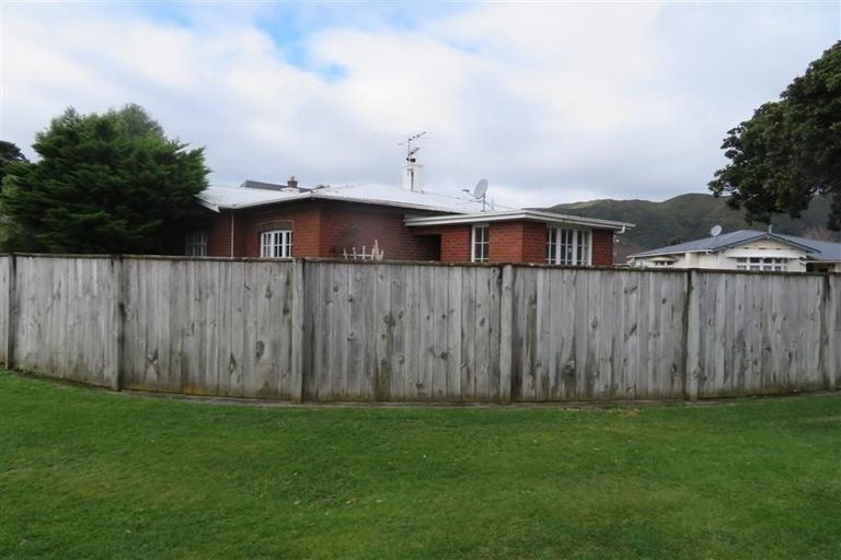 Photo of property in 83 Cambridge Terrace, Waterloo, Lower Hutt, 5011