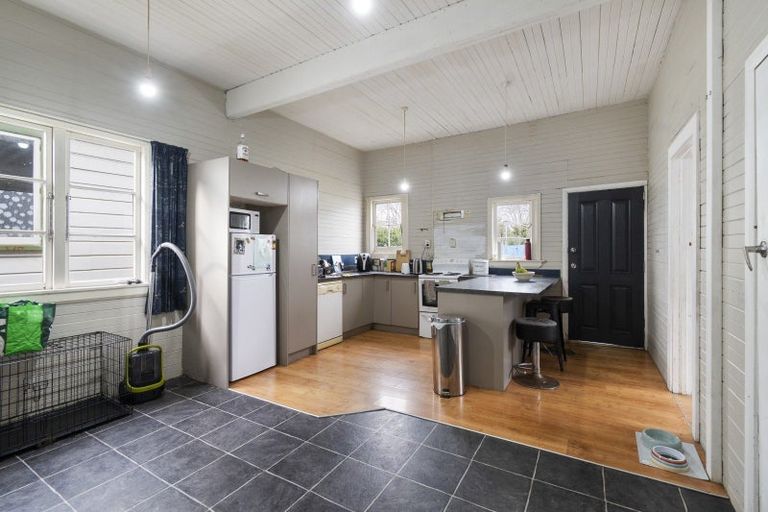 Photo of property in 412 Featherston Street, Palmerston North, 4414