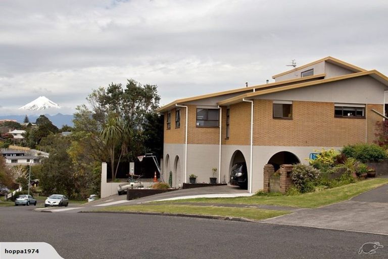Photo of property in 8 Rossiter Crescent, Lynmouth, New Plymouth, 4310