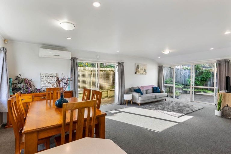 Photo of property in 1/8 Knott Road, Stanmore Bay, Whangaparaoa, 0932