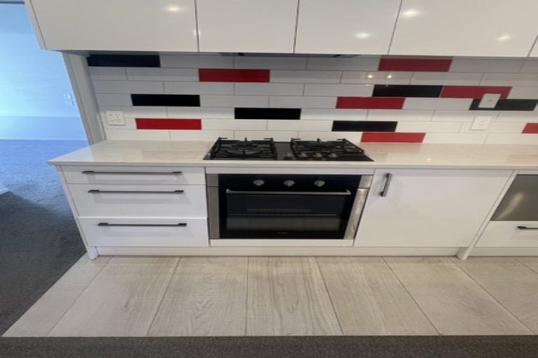 Photo of property in 8b Palmer Avenue, Glen Eden, Auckland, 0602