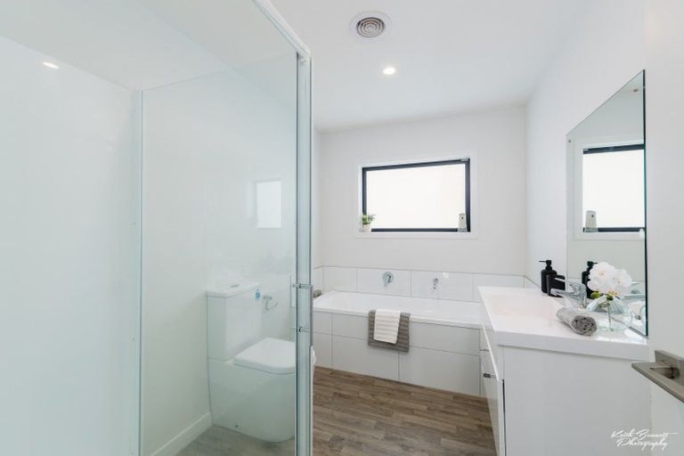 Photo of property in 25 Helvetia Grove, Naenae, Lower Hutt, 5011