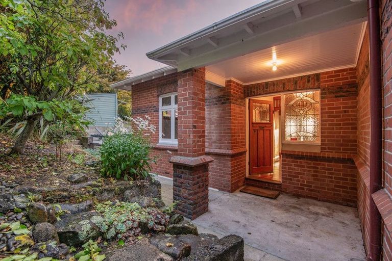 Photo of property in 19 Merchiston Street, Andersons Bay, Dunedin, 9013