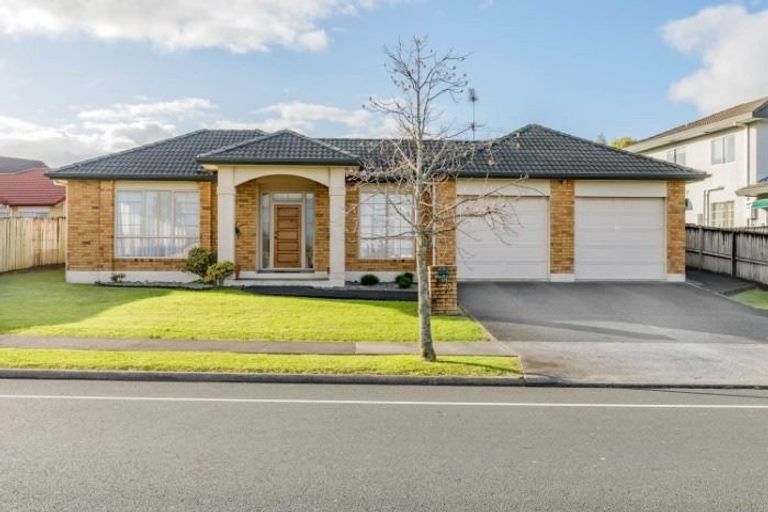 Photo of property in 32 Hugh Green Drive, Pinehill, Auckland, 0632