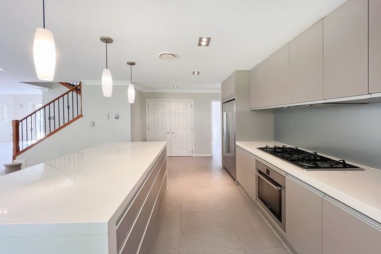 Photo of property in 32 Kilkelly Avenue, Pinehill, Auckland, 0632