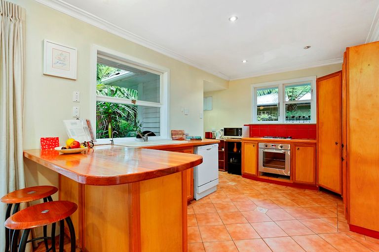 Photo of property in 97 Waima Crescent, Titirangi, Auckland, 0604