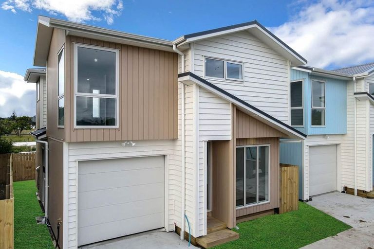 Photo of property in 305e Porchester Road, Takanini, 2112