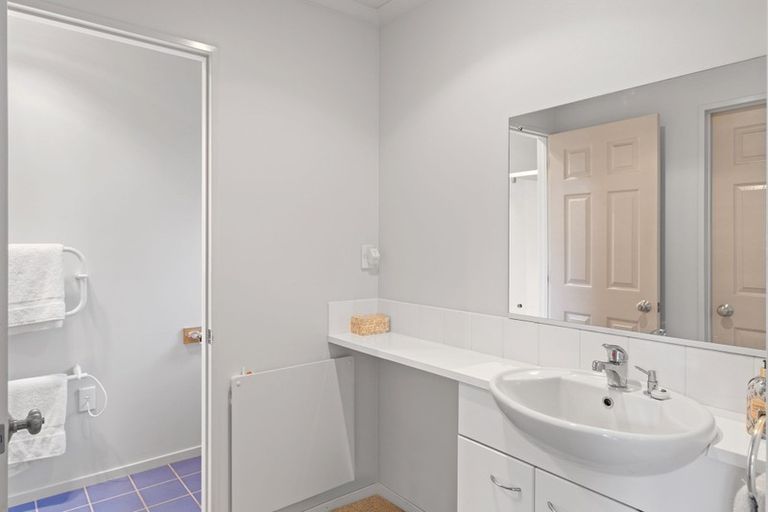 Photo of property in 16 Dorchester Place, Nawton, Hamilton, 3200