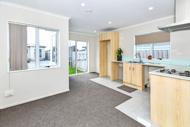 Photo of property in 55a Senator Drive, Manurewa, Auckland, 2105