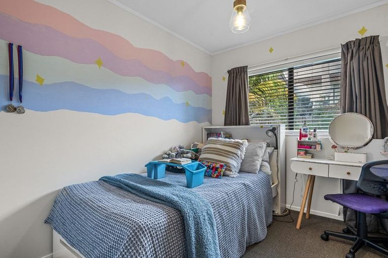 Photo of property in 20 Matisse Drive, West Harbour, Auckland, 0618