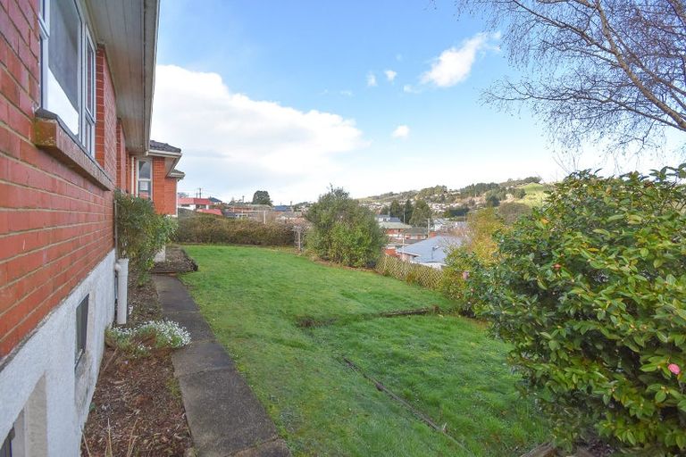 Photo of property in 27 Waldron Crescent, Green Island, Dunedin, 9018