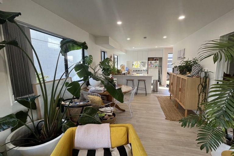 Photo of property in 94d Bay Street, Red Beach, 0932