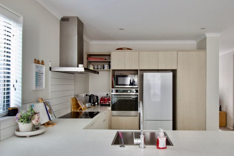 Photo of property in 7 Uma Grove, Hobsonville, Auckland, 0616