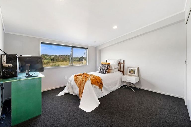 Photo of property in 141 Wades Road, Whitford, Howick, 2571