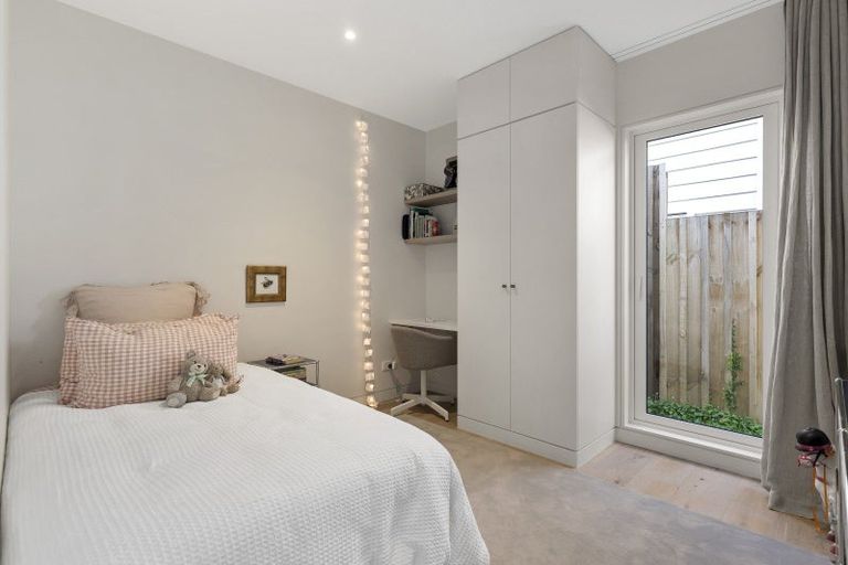 Photo of property in 90 Walker Road, Point Chevalier, Auckland, 1022