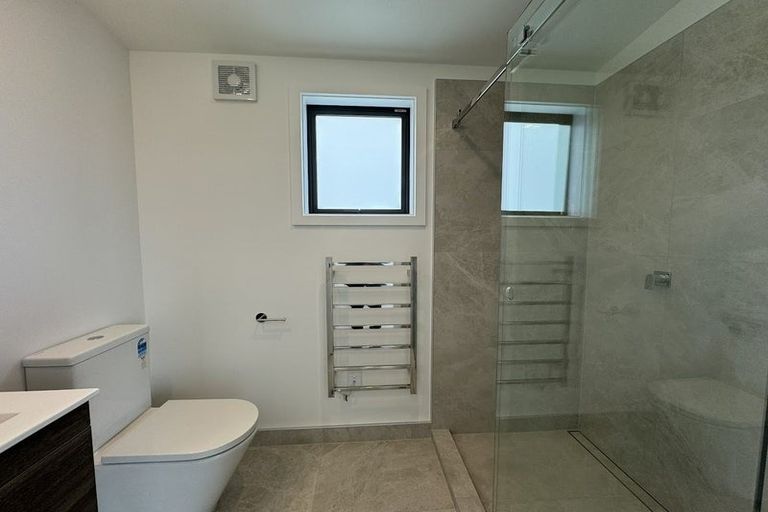 Photo of property in 2/323 Riverside Drive, Waterloo, Lower Hutt, 5011