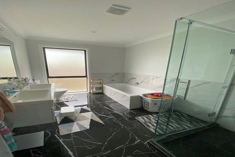 Photo of property in 52 Atherton Terrace, Churton Park, Wellington, 6037