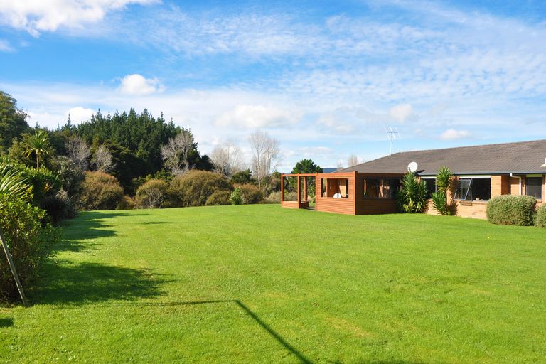 Photo of property in 927 Tauhoa Road, Kaipara Flats, Warkworth, 0984