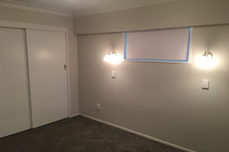 Photo of property in 7b Tatua Place, Conifer Grove, Takanini, 2112