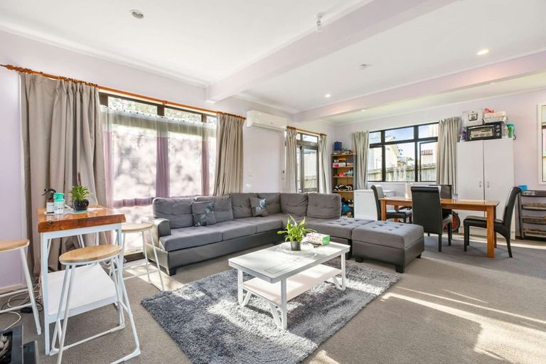 Photo of property in 51 Hindmarsh Street, Henderson, Auckland, 0612