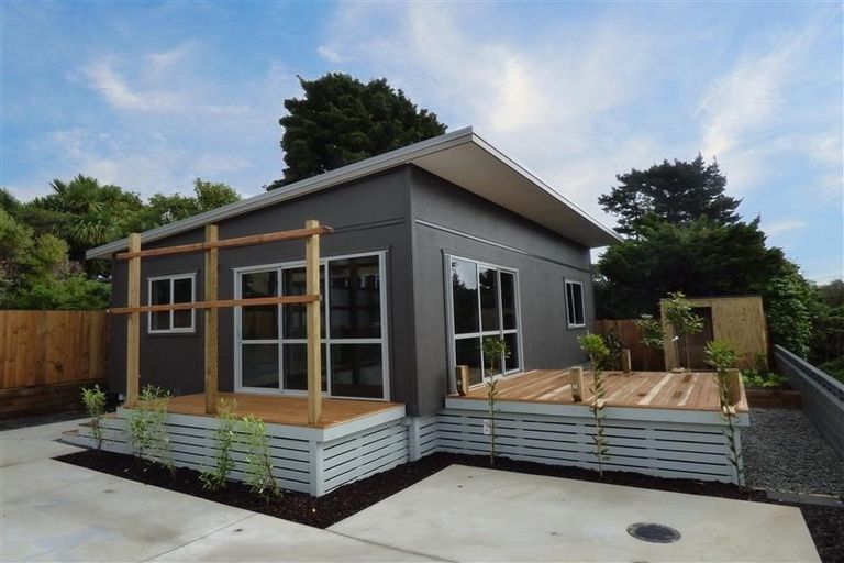 Photo of property in 88a Pioneer Road, Moturoa, New Plymouth, 4310