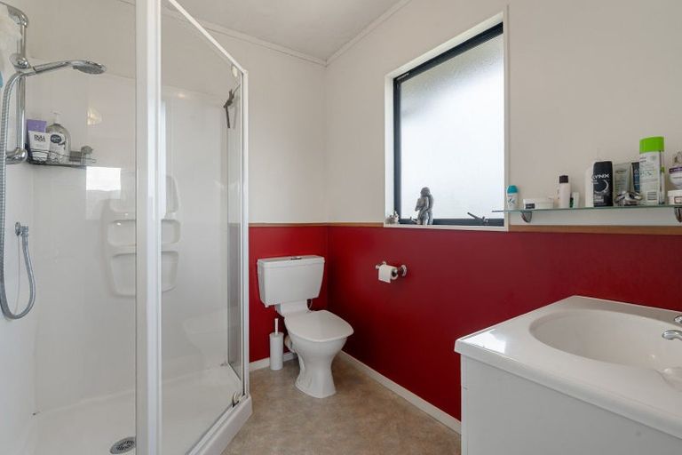 Photo of property in 60 Molyneux Close, Whitby, Porirua, 5024